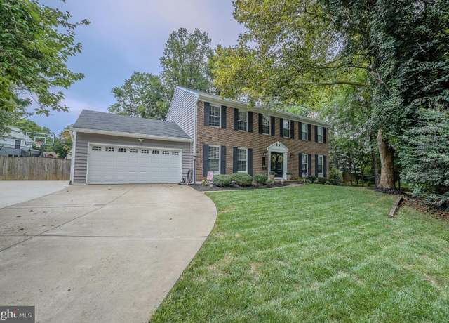 Property at 15020 Woodglen Ct, Dumfries, VA 22025, 6 beds, 3.5 baths