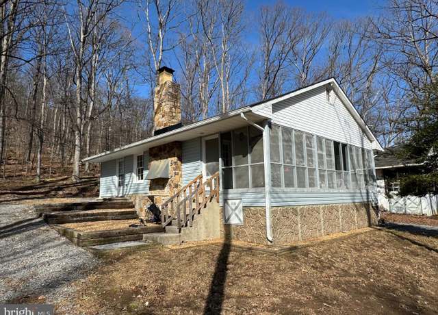 Property at 40 Airboss Way, Hedgesville, WV 25427, 2 beds, 1 bath