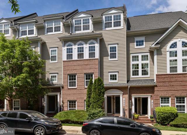 Property at 19485 Dover Cliffs Cir #19485, Germantown, MD 20874, 3 beds, 2.5 baths