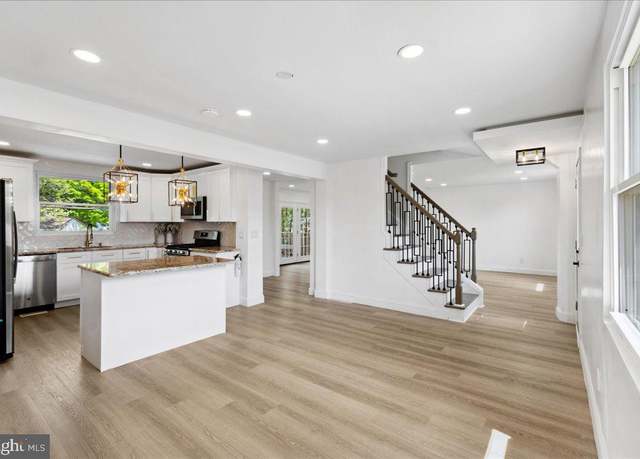 Property at 309 E Franklin Ave, Beverly, NJ 08010, 4 beds, 2.5 baths