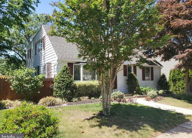Property at 512 W Cedar Ave, Oaklyn, NJ 08107, 4 beds, 3.5 baths
