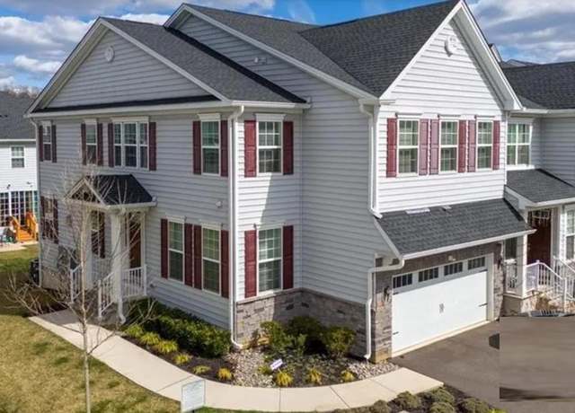 Property at 25 Larkspur Ln, Monroe Township, NJ 08831, 3 beds, 2.5 baths