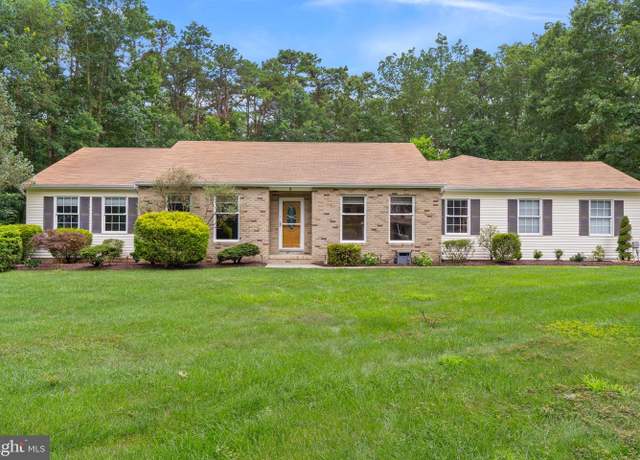 Property at 3 Carroll Ct, Jackson, NJ 08527, 3 beds, 2.5 baths