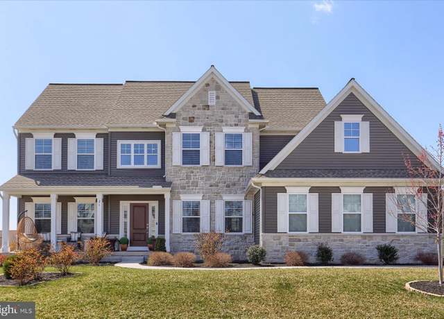 Property at 21 Country Side Dr, Carlisle, PA 17013, 5 beds, 2.5 baths
