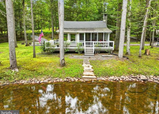 Property at 1606 Hemlock Ln, Dauphin, PA 17018, 2 beds, 1 bath