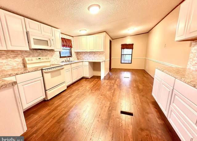 Property at 248 N Crystal Dr, Mcconnellsburg, PA 17233, 4 beds, 2 baths
