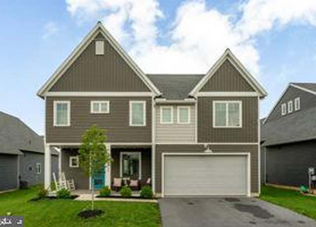 Property at 1427 Barrington Dr, Mount Joy, PA 17552, 4 beds, 2.5 baths