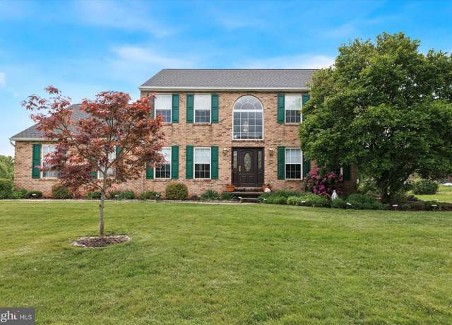 Property at 27 Llewellyn Ln, Royersford, PA 19468, 4 beds, 2.5 baths