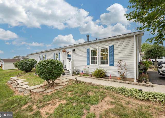 Property at 103 Lilac Pl, Royersford, PA 19468, 3 beds, 2 baths