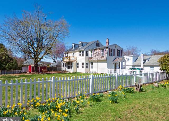 Property at 2192 Focht Ave, Bethlehem, PA 18015, 5 beds, 3 baths