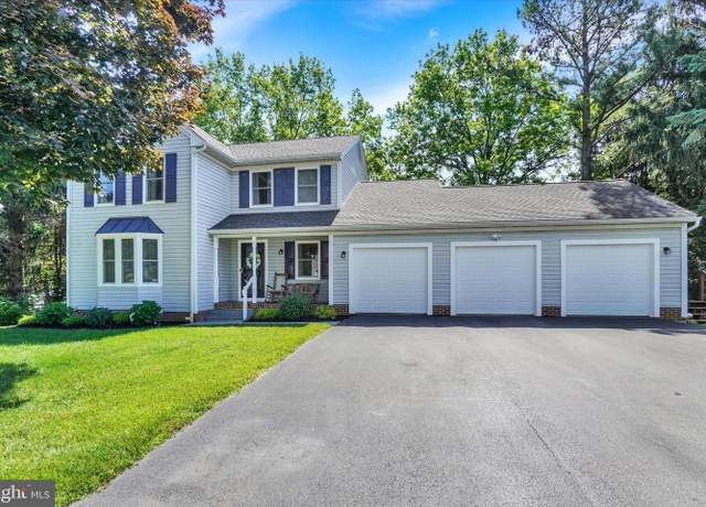 Property at 7 Old Farm Ln, New Freedom, PA 17349, 3 beds, 3.5 baths