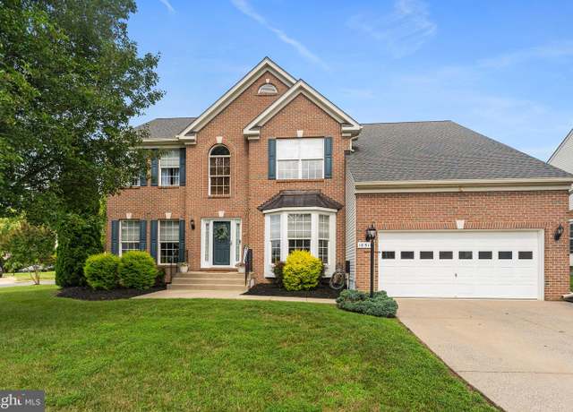 Property at 10310 Lees Crossing Ln, Fredericksburg, VA 22408, 5 beds, 3 baths