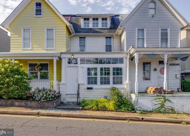 Property at 1009 Rectory Ln, Baltimore, MD 21211, 3 beds, 2 baths
