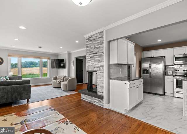Property at 1656 Daisy Rd, Woodbine, MD 21797, 4 beds, 3 baths