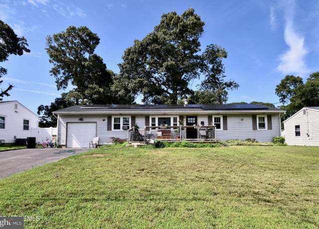 Property at 43 Harborage Ave, Bayville, NJ 08721, 4 beds, 1.5 baths