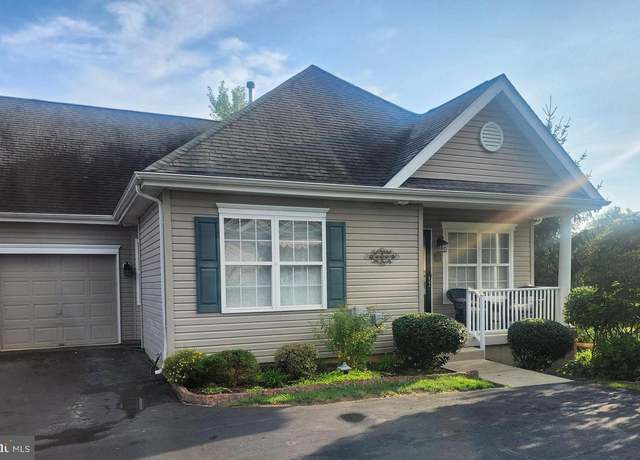 Property at 195 Harmony Ct, Bensalem, PA 19020, 2 beds, 2 baths