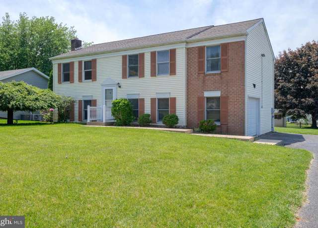 Property at 2497 Ellendale Dr, Lancaster, PA 17602, 3 beds, 2 baths