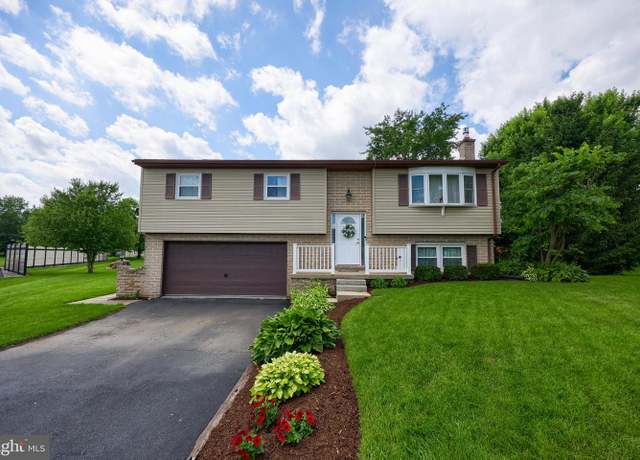 Property at 412 Buttercup Dr, Ephrata, PA 17522, 3 beds, 1.5 baths