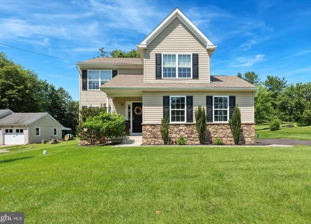Property at 114 Sunset Ave, Phoenixville, PA 19460, 3 beds, 2.5 baths