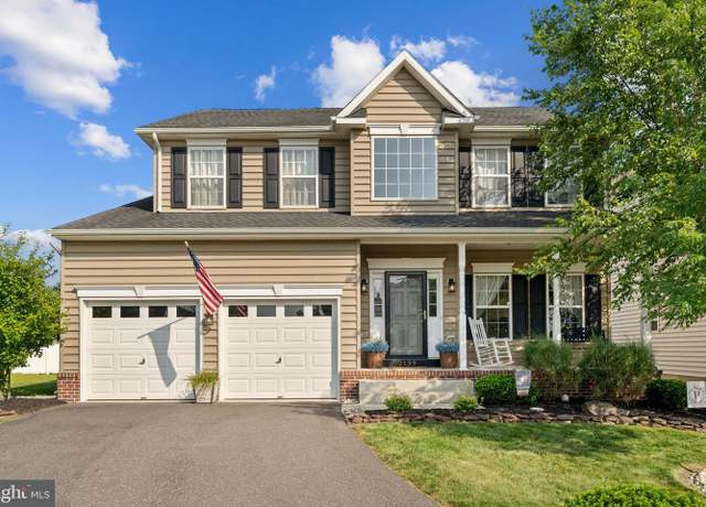 Property at 2139 Larkspur Ct, Pennsburg, PA 18073, 5 beds, 2.5 baths