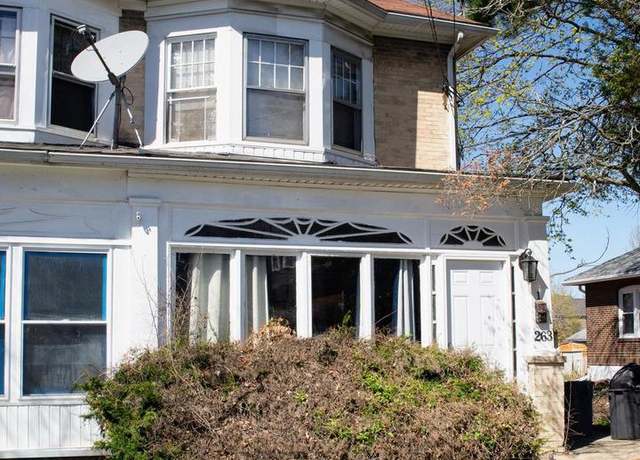 Property at 263 W Lincoln St, Easton, PA 18042, 2 beds, 2 baths