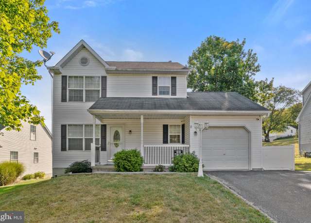 Property at 732 Blossom Hill Ln, Dallastown, PA 17313, 3 beds, 1.5 baths