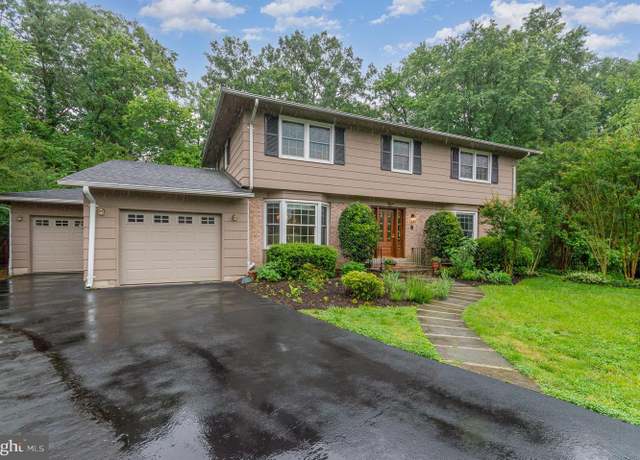 Property at 4401 Aragon Pl, Alexandria, VA 22309, 5 beds, 3 baths