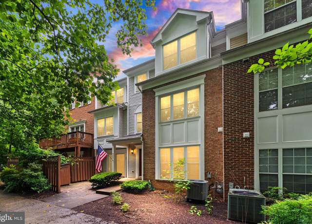 Property at 4339 Runabout Ln #178, Fairfax, VA 22030, 3 beds, 2.5 baths
