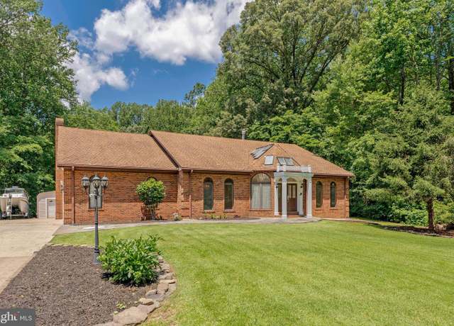 Property at 8652 Tuttle Rd, Springfield, VA 22152, 5 beds, 4.5 baths