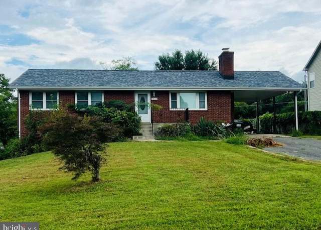 Property at 7625 Huron Dr, Gainesville, VA 20155, 5 beds, 2 baths