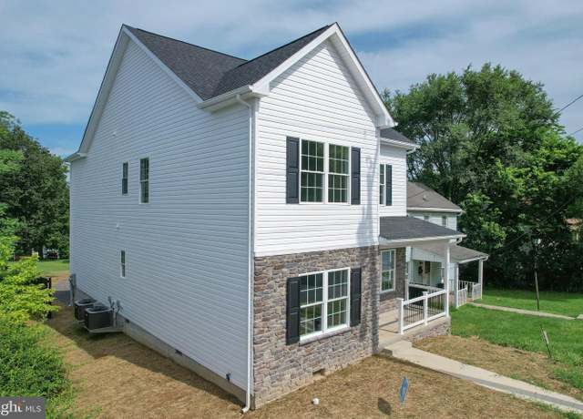 Property at 620 N High St, Martinsburg, WV 25404, 4 beds, 2.5 baths