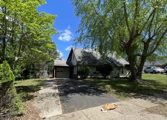 Property at 5 Perennial Ln, Willingboro, NJ 08046, 4 beds, 2 baths