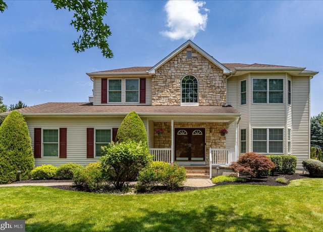 Property at 3 Country House Way, Columbus, NJ 08022, 4 beds, 2.5 baths