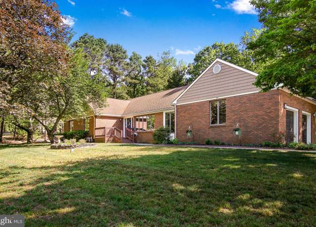 Property at 35 Timberline Dr, Voorhees, NJ 08043, 3 beds, 2.5 baths