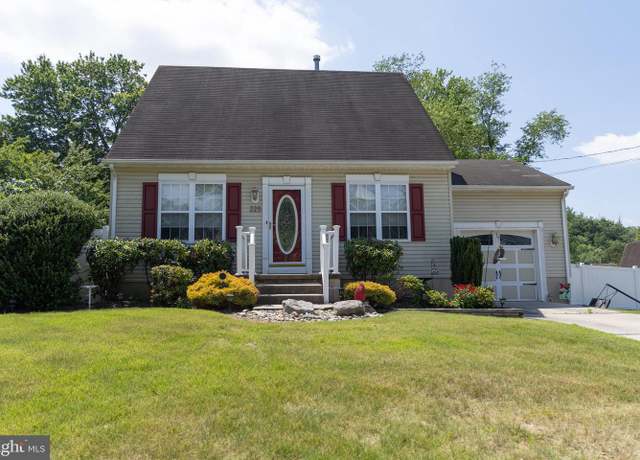 Property at 225 Morris Ave, Blackwood, NJ 08012, 3 beds, 2.5 baths