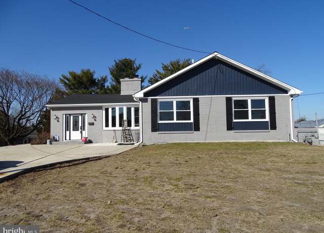 Property at 110 Pilgrim Ct, Turnersville, NJ 08012, 4 beds, 3 baths