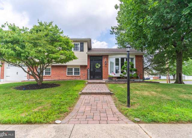 Property at 30 Rock Royal Rd, Hamilton, NJ 08620, 4 beds, 1.5 baths