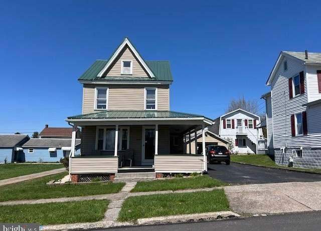 Property at 425 Bellview St, Altoona, PA 16602, 2 beds, 1 bath