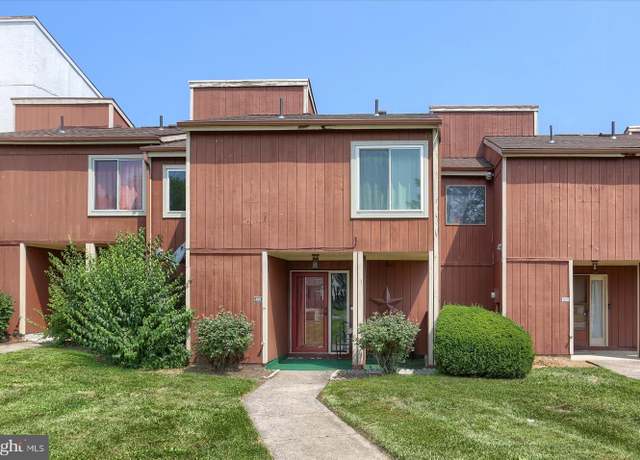 Property at 805 Brian Dr, Enola, PA 17025, 3 beds, 2.5 baths