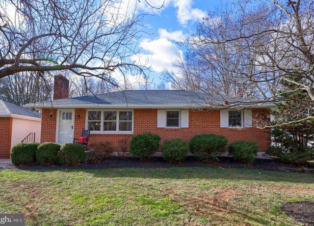 Property at 2061 Mapledale Rd, Elizabethtown, PA 17022, 3 beds, 2 baths