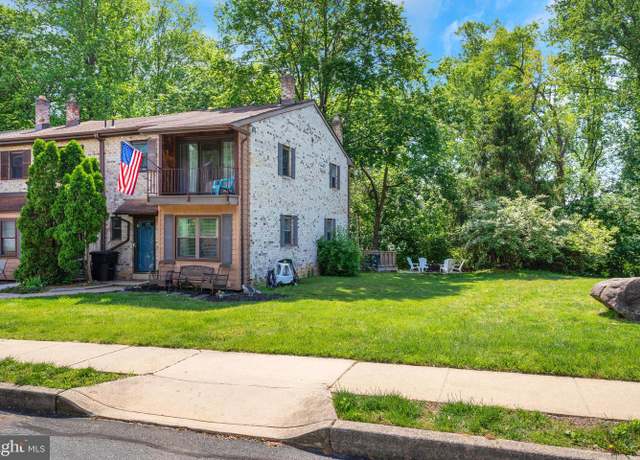 Property at 218 Bishop Dr, Aston, PA 19014, 3 beds, 2.5 baths