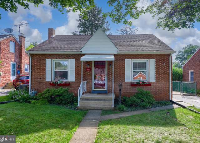 Property at 221 N Williams St, York, PA 17404, 3 beds, 2 baths