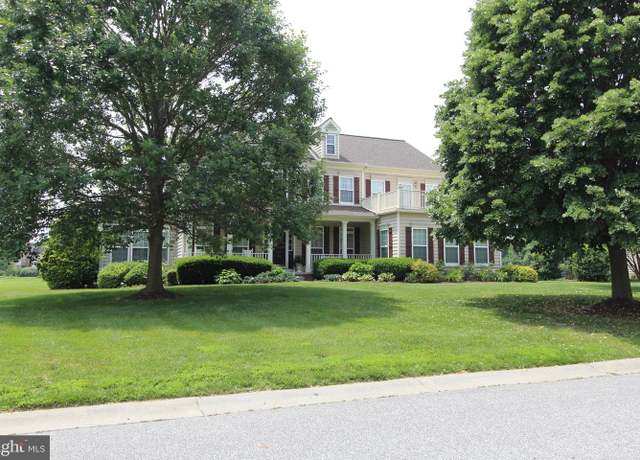 Property at 802 Chesapeake Ct, Newark, DE 19702, 4 beds, 2.5 baths