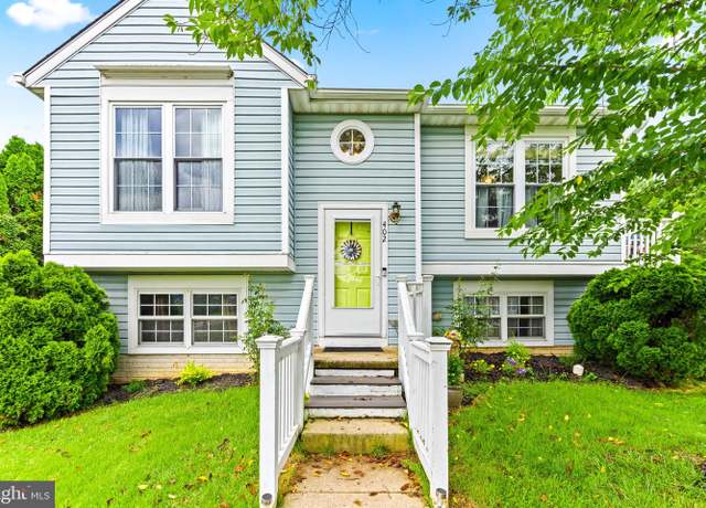 Property at 402 Stacy Lee Ct, Westminster, MD 21158, 4 beds, 2 baths