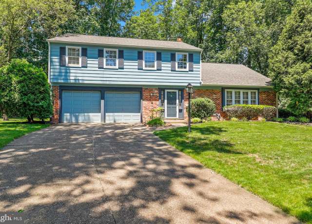 Property at 202 Horse Shoe Ct, Cherry Hill, NJ 08034, 5 beds, 2.5 baths