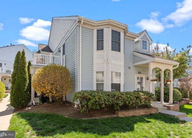 Property at 32 Tulip Ln, Freehold, NJ 07728, 2 beds, 2 baths