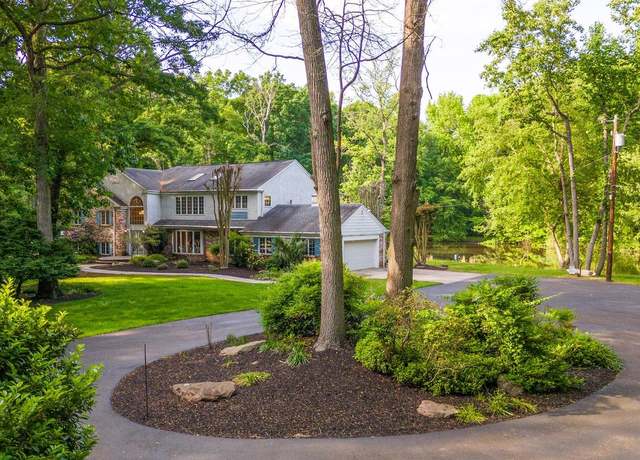 Property at 224 E Pittsfield St, Pennsville, NJ 08070, 5 beds, 5.5 baths