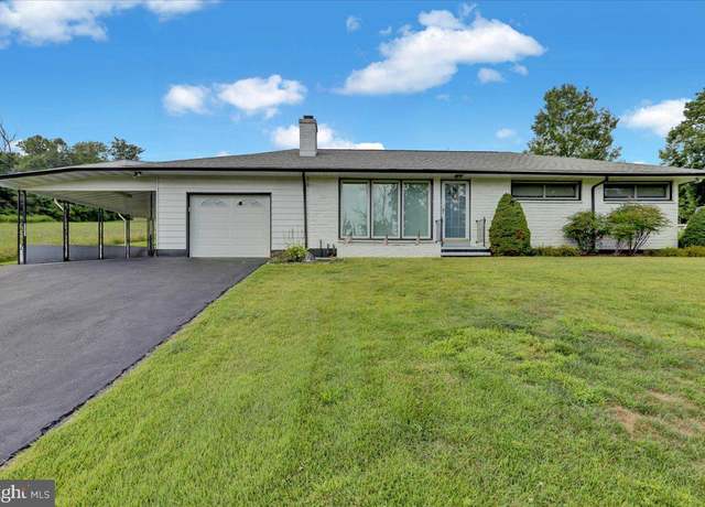 Property at 1076 Freemansville Rd, Reading, PA 19607, 3 beds, 2 baths