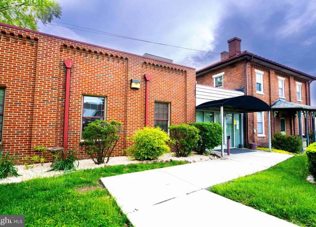 Property at 2569 Walnut St, Harrisburg, PA 17103, 3 baths