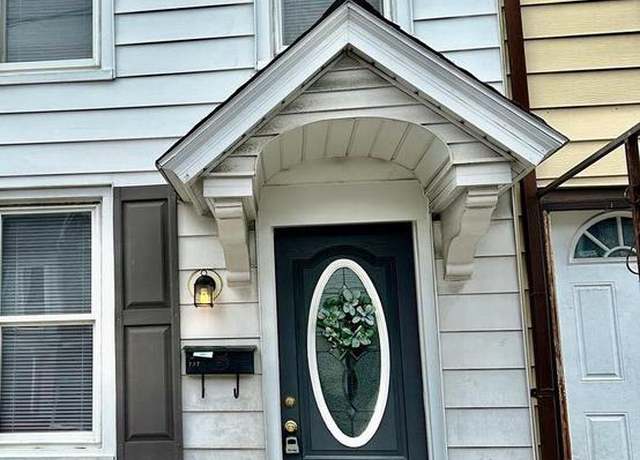 Property at 707 Walnut St, Lebanon, PA 17042, 3 beds, 1.5 baths